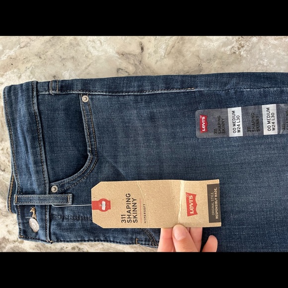 Levi’s Jeans - Picture 6 of 6